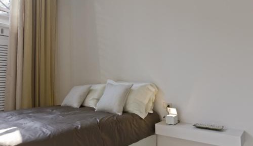 One-Bedroom Apartment - Split Level