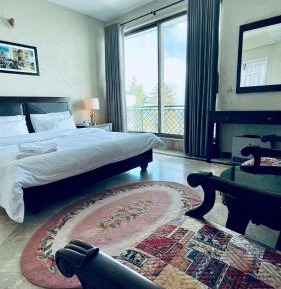 Suite with Mountain View