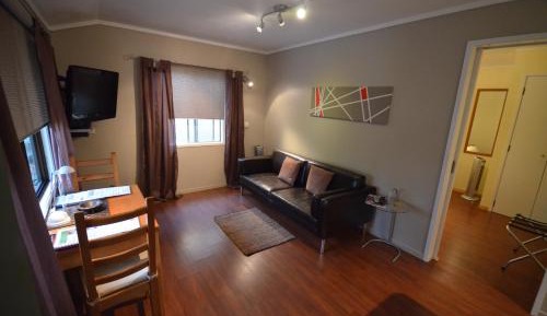 Executive One-Bedroom Villa with Spa Bath and Car
