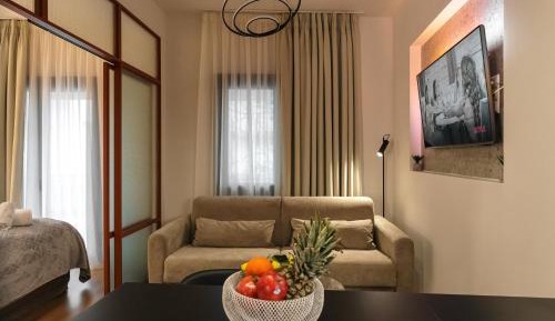 Deluxe King Suite
