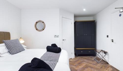 Twin Room with Shower
