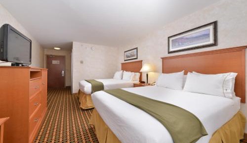 Standard Queen Room with Two Queen Beds