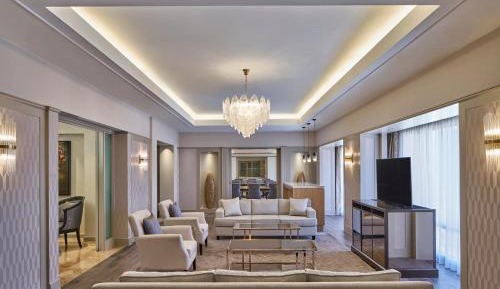 1 King Bed, City View, Club Lounge Access, Imperial Suite