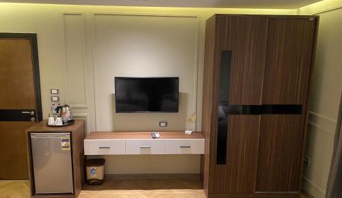 Triple Room with City View