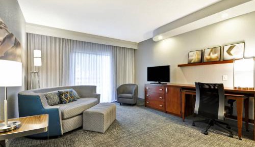 Newly Renovated One-Bedroom King Suite with Sofa Bed