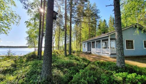 Economy Large Two-Bedroom Cottage with Sauna and Private Shore
