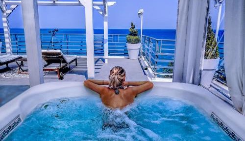 Master Sky Suite Sea View with Sauna, Table Fireplace & Outdoor Jetted Tub