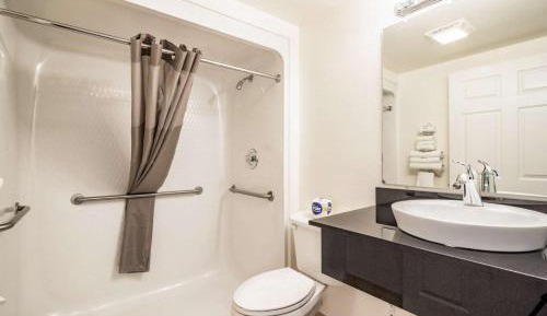 King Room - Disability Access - Non-Smoking