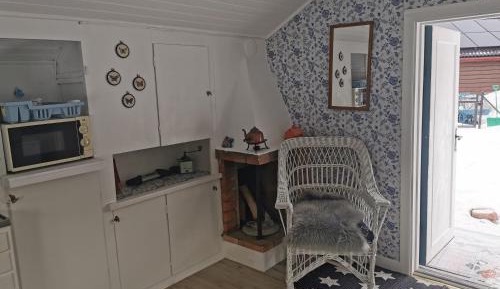 Budget Single Room with Shared Bathroom