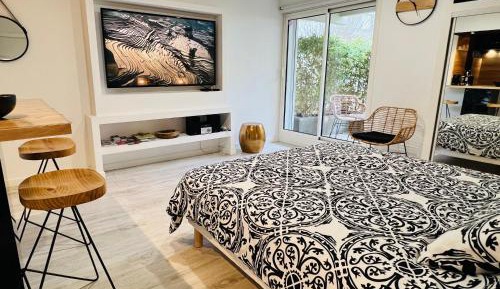 Studio Apartment