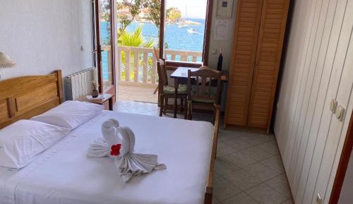 Studio with Terrace and Sea View (2 Adults)