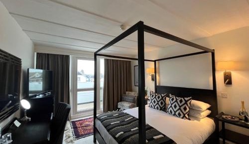 Deluxe Double Room with Balcony and River View
