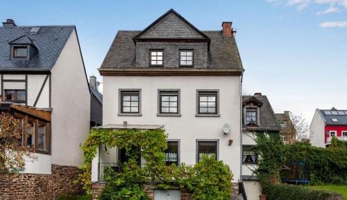 Four-Bedroom Holiday Home