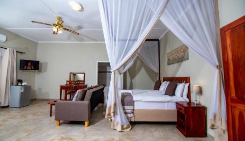 Deluxe King Suite