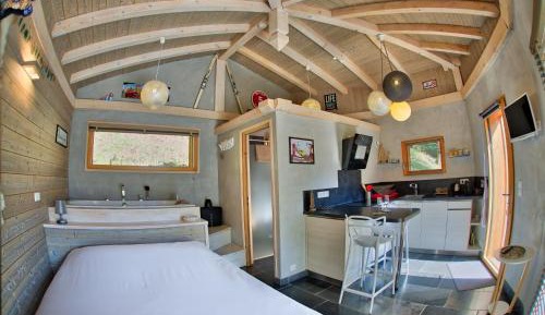 Deluxe Double Room with Bath