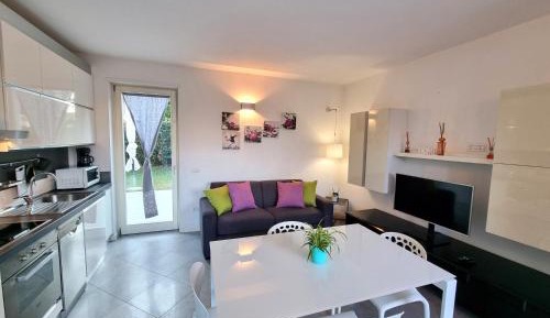 Apartment with Garden View