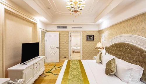 Premier Double Room with Lake View