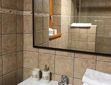 Apartment with Mountain View