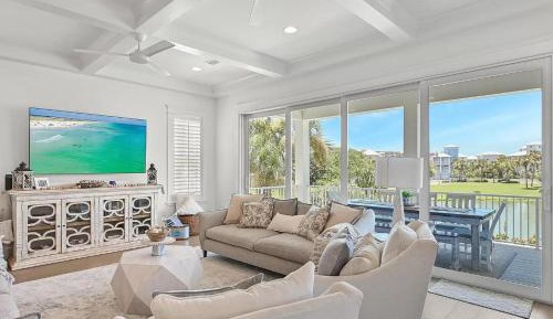 Five-Bedroom Holiday Home