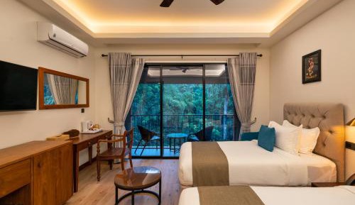 Standard Twin Room with Mountain View