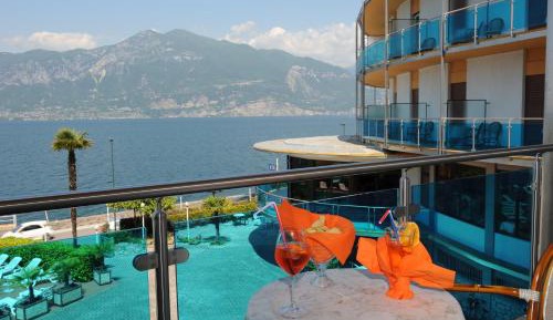 Double or Twin Room with Balcony and Lake View