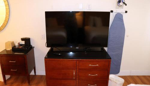 Deluxe King Suite