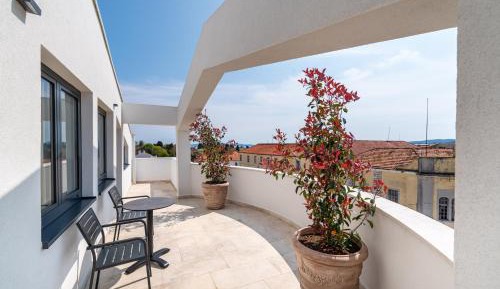Suite with Partial Sea View