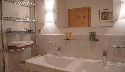 Two-Bedroom Apartment with Bathroom