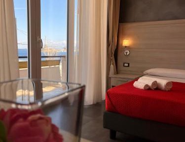 Deluxe Double or Twin Room with Sea View