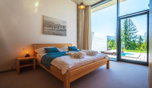 Two-Bedroom Apartment with Jacuzzi and Cable Car
