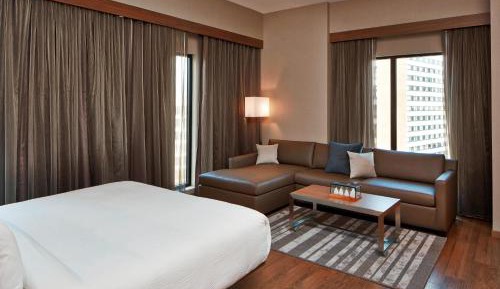 Larger Guest room, 1 King, Sofa bed, Corner room