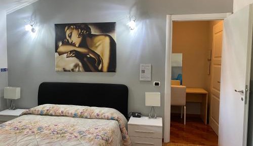 Deluxe Room (2 Adults + 1 Child)