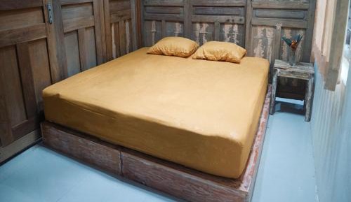 Single Bed in Dormitory Room