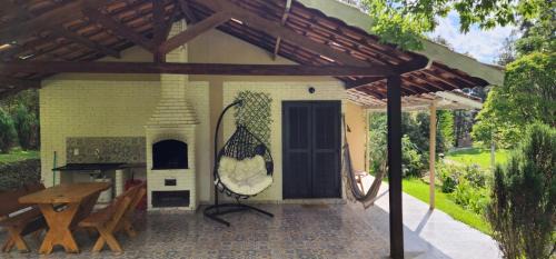 Chalet with Panoramic Spa Bath and Fireplace and Gourmet Balcony - Chardonnay