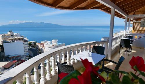 Triple Studio with Balcony and Sea View