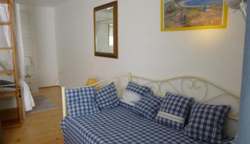 Superior One-Bedroom Apartment