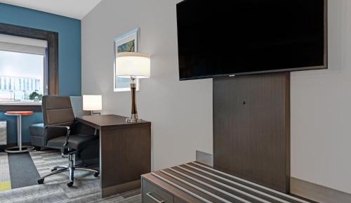 Double Suite - Mobility Access Tub/Non-Smoking