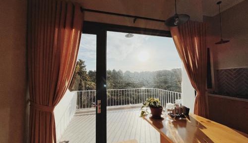 King Room with Mountain View