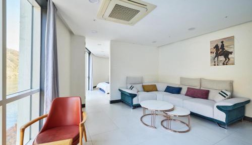 Suite with River View