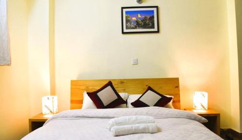 Deluxe Queen Room