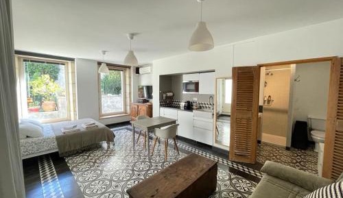 Studio Apartment