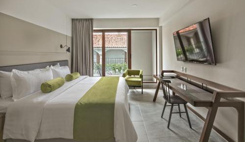 Deluxe Room 1 King