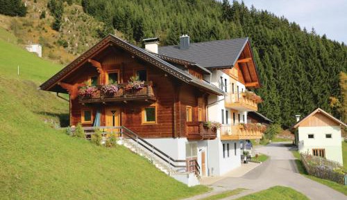 Three-Bedroom Holiday Home 