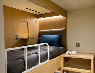 YAWN Bunk Bed Cabin - 10 Hour Day Stay from 13:00-23:00 hrs (1pm-11pm)