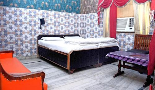 Deluxe Room (2 Adults + 1 Child)