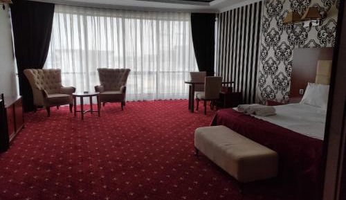 Suite with Hot Tub