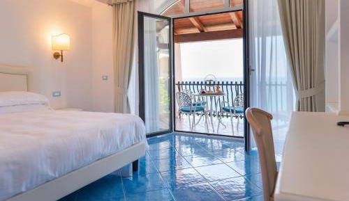 Junior Suite with Balcony