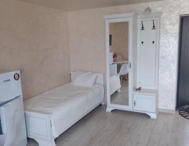 Comfort Triple Room with Shower