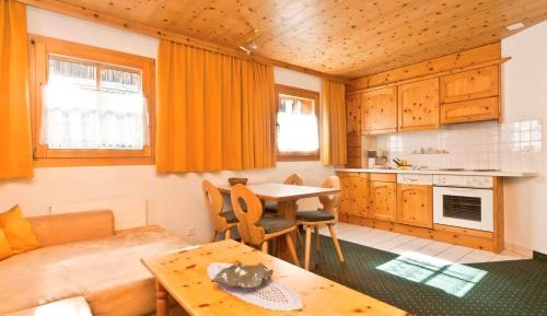 One-Bedroom Apartment (2 Adults) with Balcony