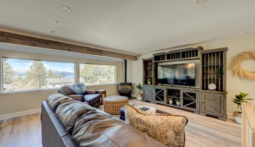 Five Bedroom Holiday Home